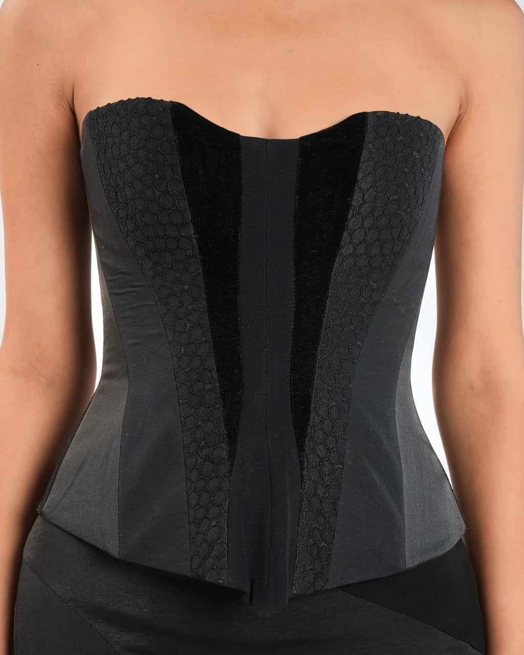 Noir Contour Corset