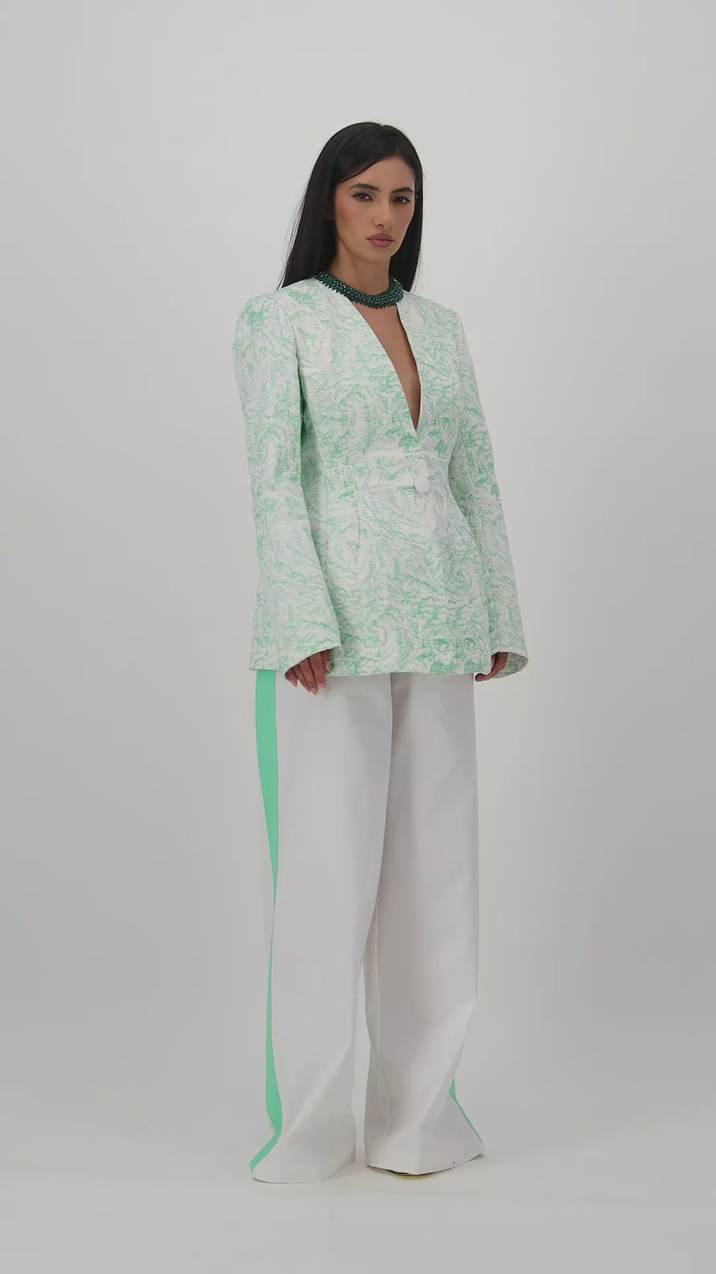The Amira Set