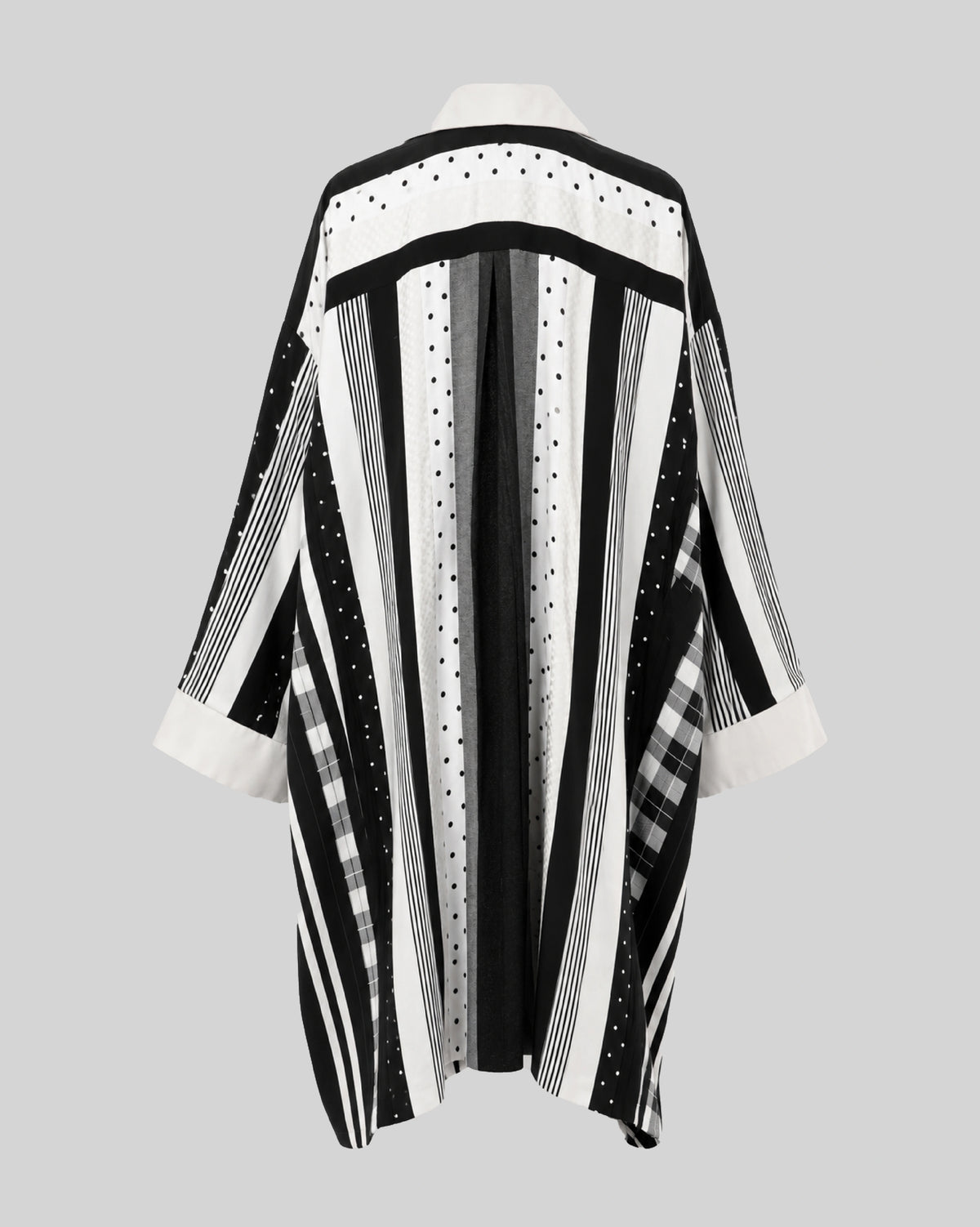 The Hanuma B/W Kimono